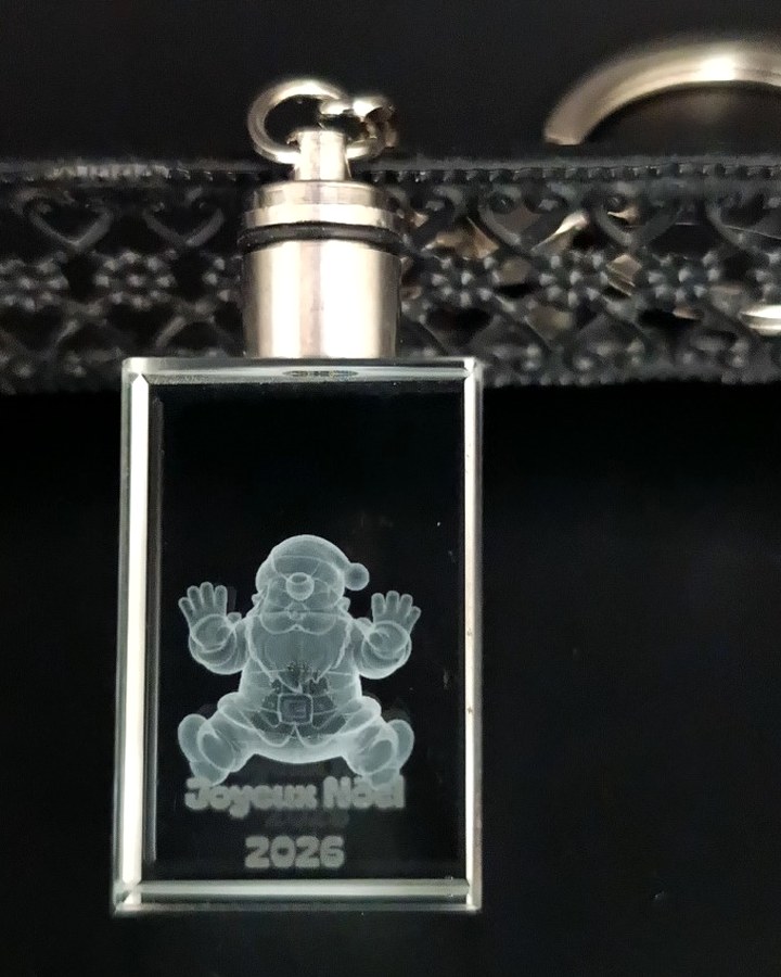 Porte-clé en cristal avec un motif de Noël